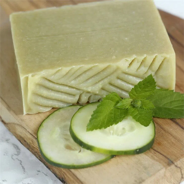 Sabonete de hortelã-pimenta de marca própria